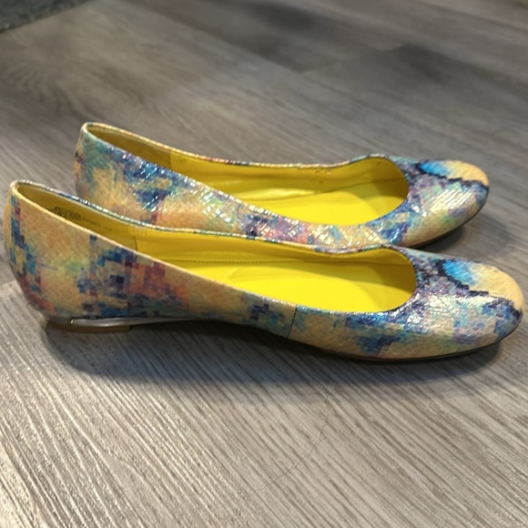 Nine West Multi Color Snakeskin Flats Size 9 - Picture 5 of 5